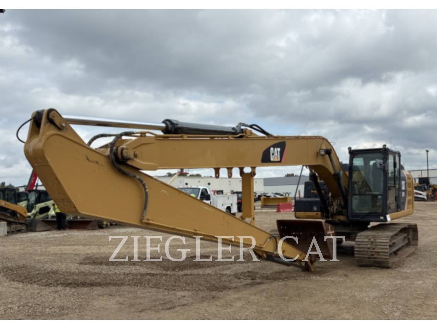 2012 Caterpillar 320E Equipment Image0