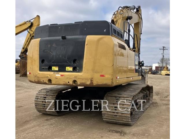 Image of Caterpillar 349E equipment image 3