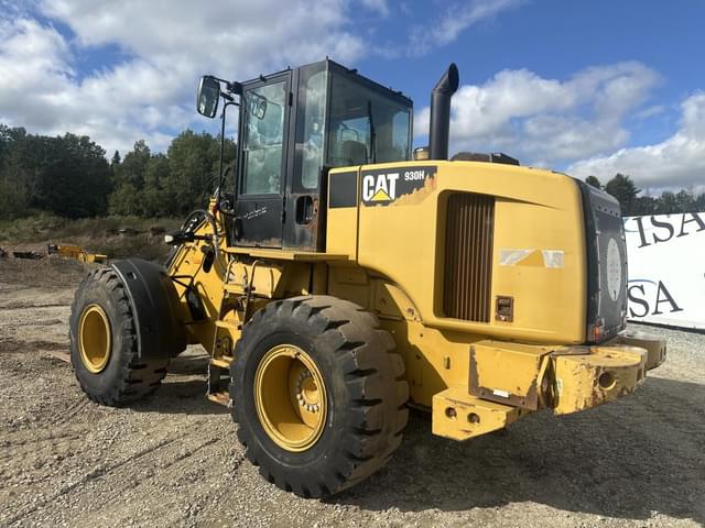 Image of Caterpillar 930H equipment image 2