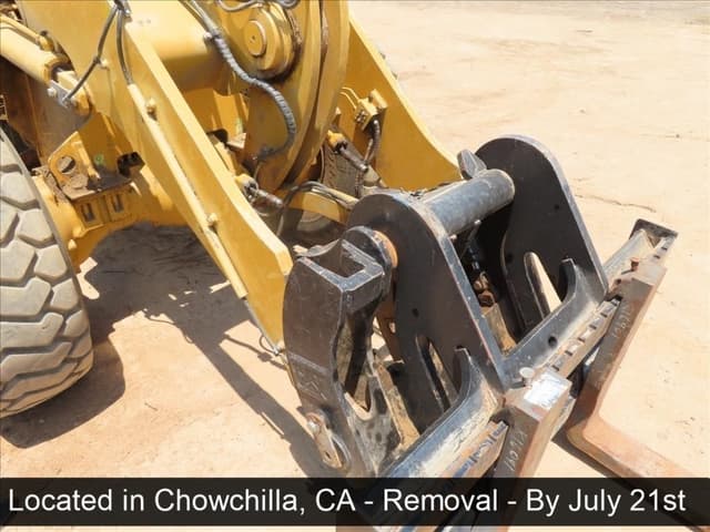 Image of Caterpillar 938H equipment image 3