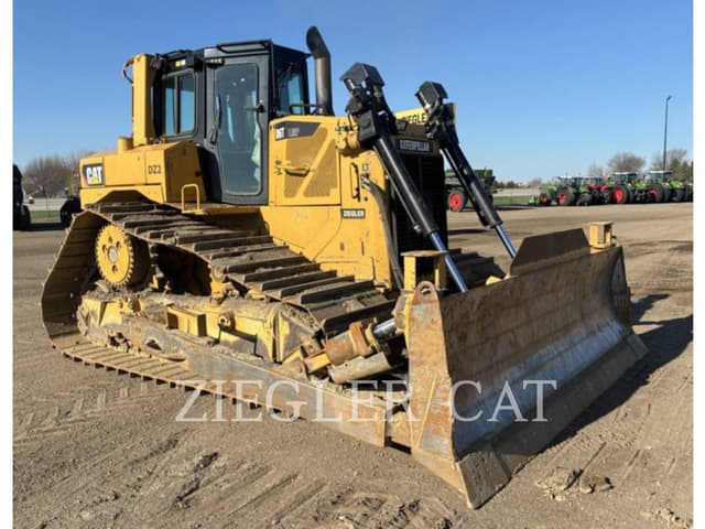 Image of Caterpillar D6T equipment image 1
