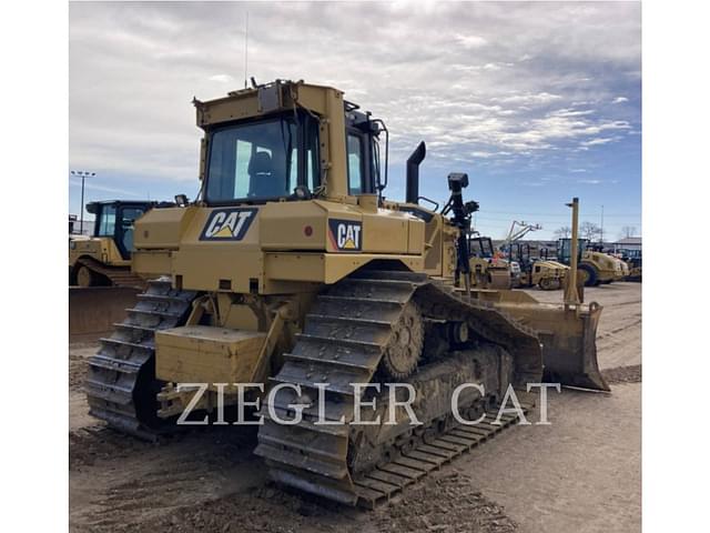 Image of Caterpillar D6T equipment image 3