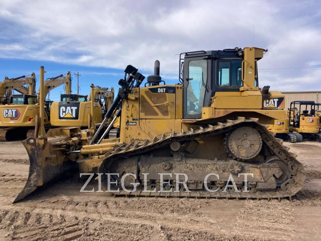Image of Caterpillar D6T Primary image