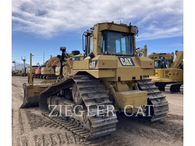 Image of Caterpillar D6T equipment image 2