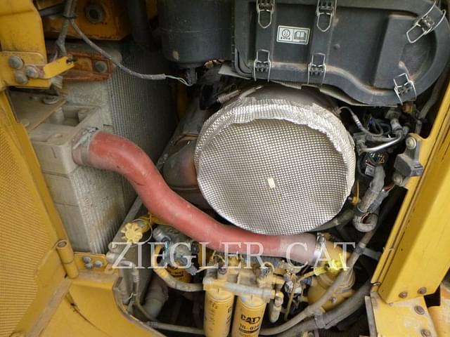 Image of Caterpillar D6T LGP equipment image 1