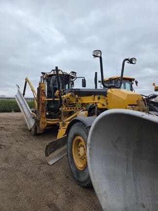 Image of Caterpillar 12M2 equipment image 2