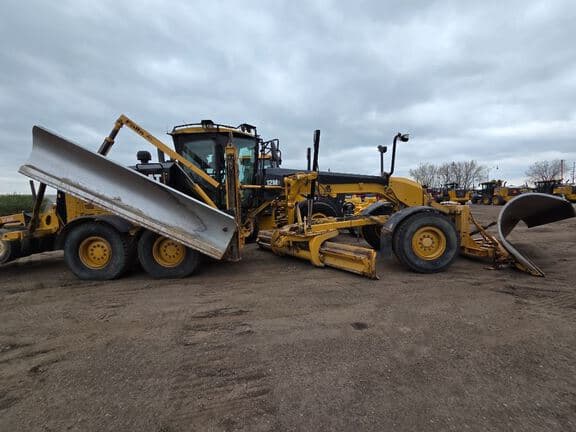 Image of Caterpillar 12M2 equipment image 3