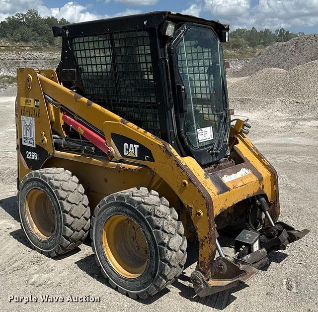 Image of Caterpillar 226B3 equipment image 2