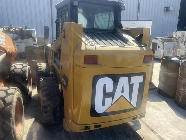 Image of Caterpillar 226B3 equipment image 4