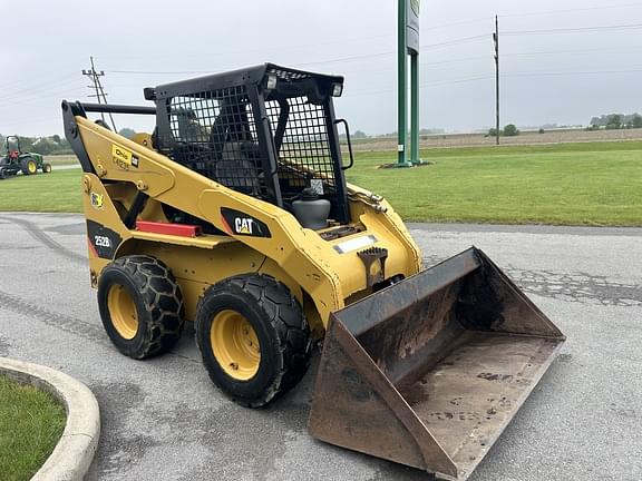 Image of Caterpillar 252B3 equipment image 3