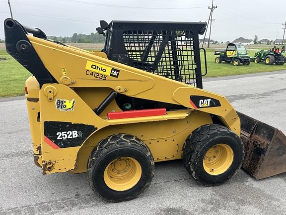 Image of Caterpillar 252B3 equipment image 2