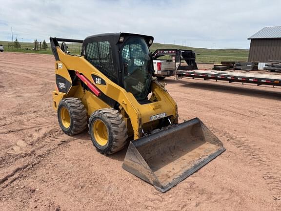Image of Caterpillar 262C2 equipment image 1