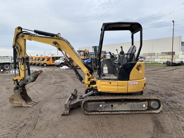 Image of Caterpillar 303.5E CR equipment image 4