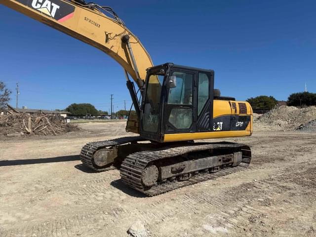 Image of Caterpillar 320DL equipment image 4