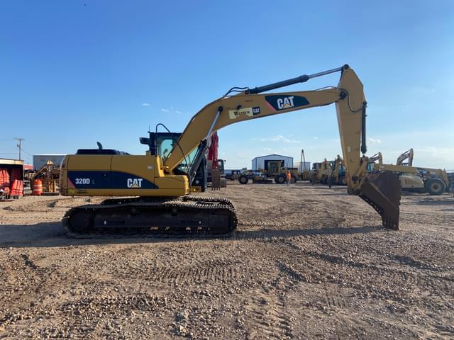 Image of Caterpillar 320DL equipment image 3