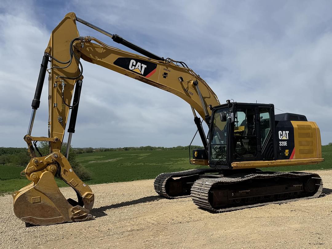 Image of Caterpillar 320E Primary image