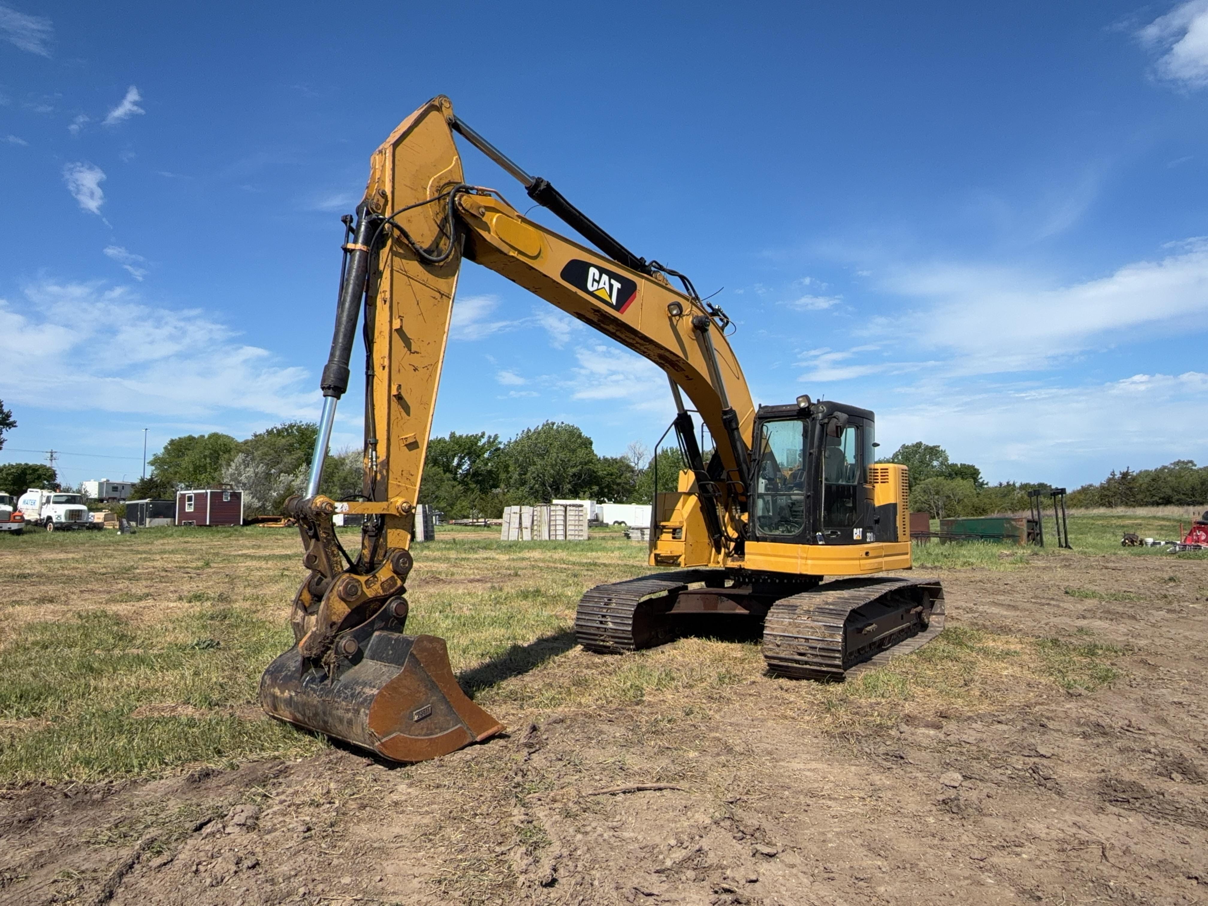 2012 Caterpillar 321D Equipment Image0