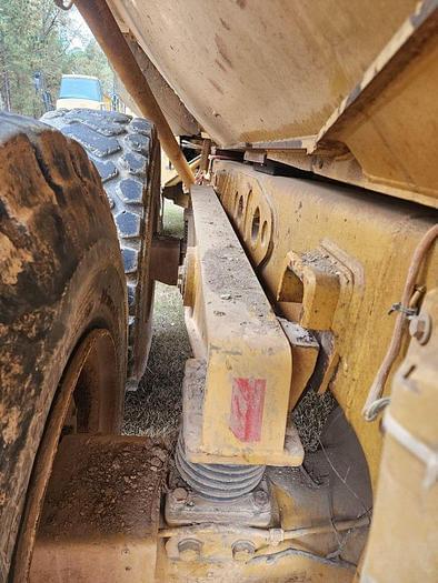 Image of Caterpillar 725 equipment image 4