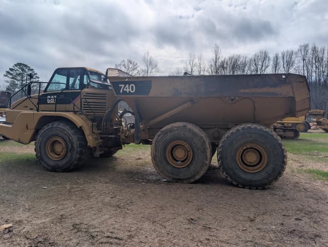 Image of Caterpillar 740 equipment image 1