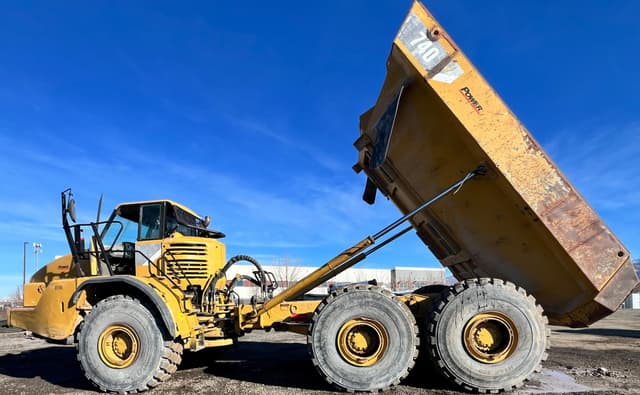 Image of Caterpillar 740 equipment image 2