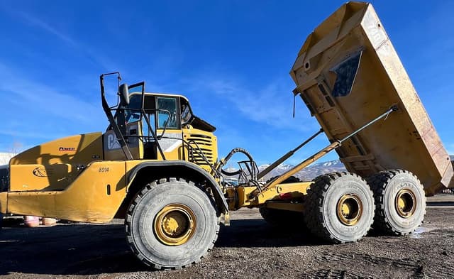 Image of Caterpillar 740 equipment image 1