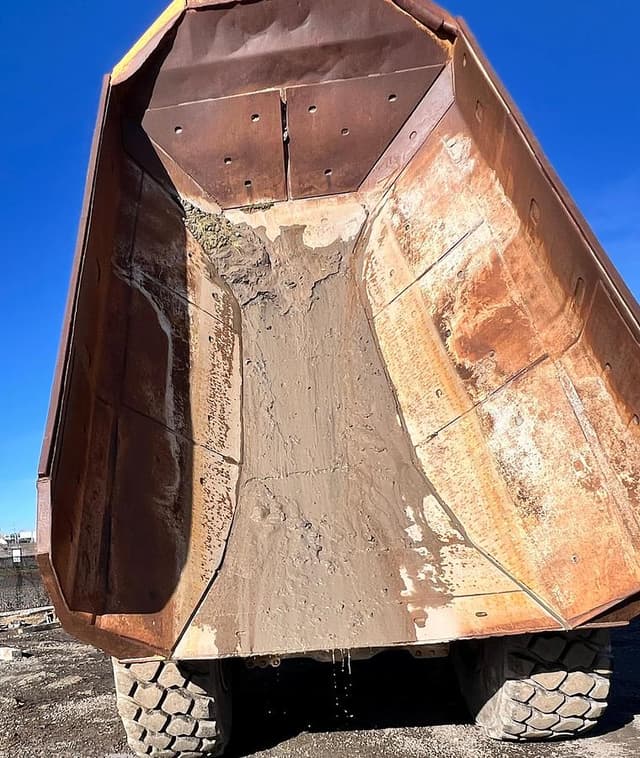 Image of Caterpillar 740 equipment image 4