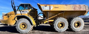 Main image Caterpillar 740
