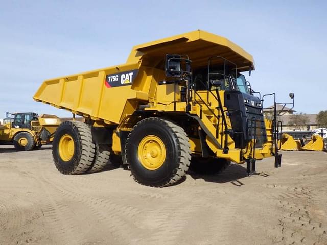 Image of Caterpillar 775G equipment image 2