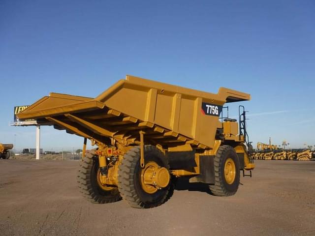 Image of Caterpillar 775G equipment image 4