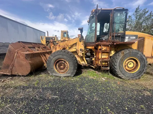 Image of Caterpillar 938H equipment image 2