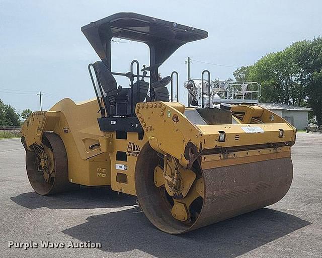 Image of Caterpillar CB64 equipment image 2