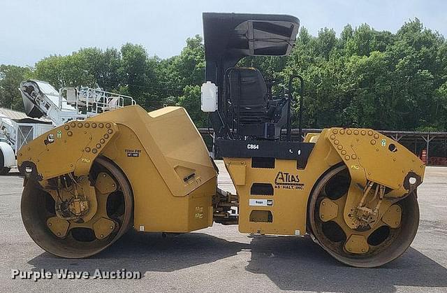 Image of Caterpillar CB64 equipment image 3