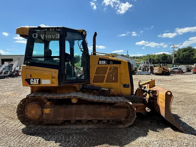 Image of Caterpillar D3K XL equipment image 4