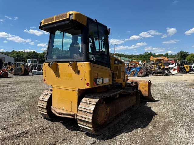 Image of Caterpillar D3K XL equipment image 3