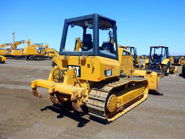 Image of Caterpillar D5K equipment image 2