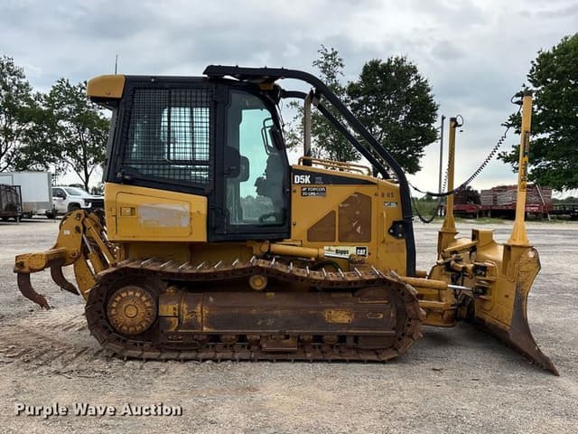 Image of Caterpillar D5K equipment image 3