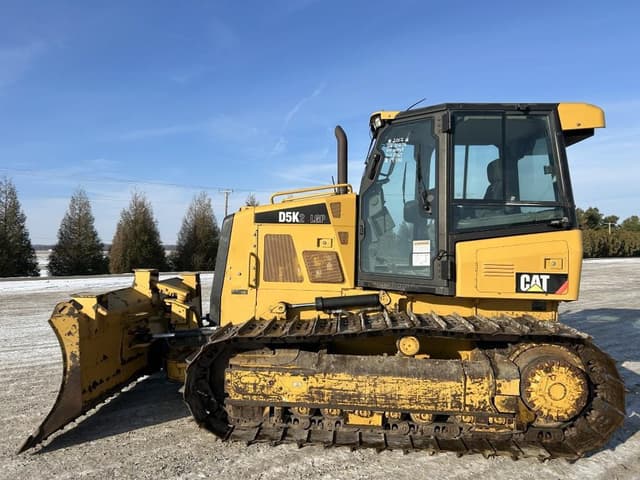 Image of Caterpillar D5K2 equipment image 2