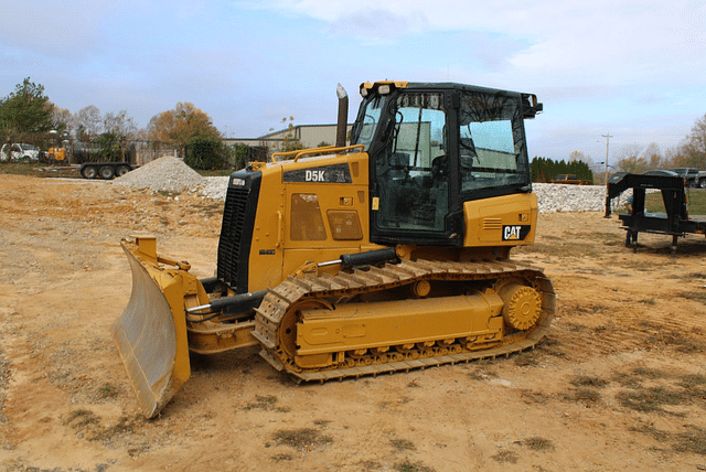 Image of Caterpillar D5K2 XL equipment image 2