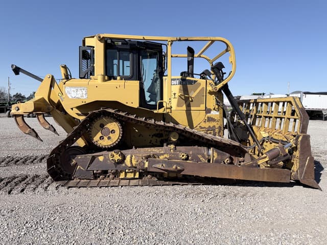 Image of Caterpillar D6T LGP equipment image 3