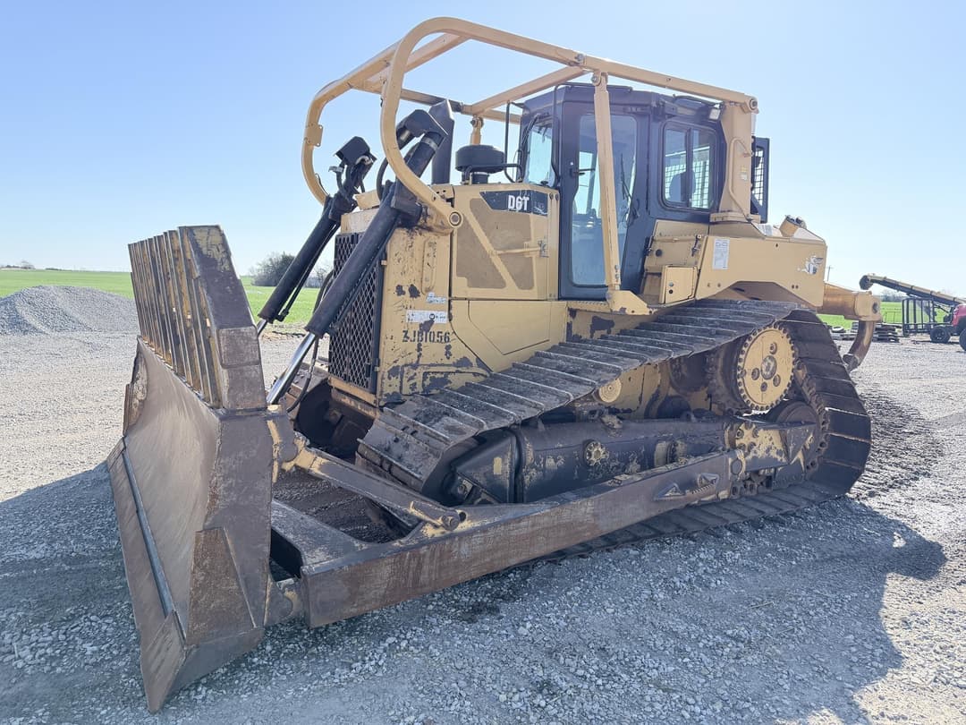 Image of Caterpillar D6T LGP Primary image