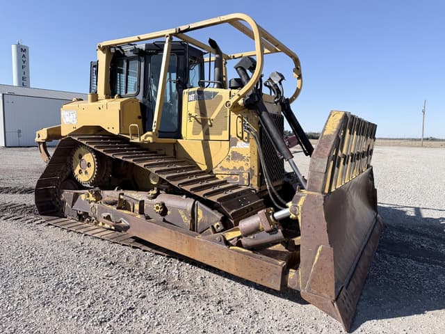Image of Caterpillar D6T LGP equipment image 2