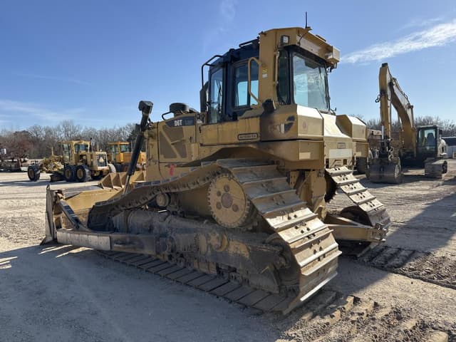 Image of Caterpillar D6T LGP equipment image 2