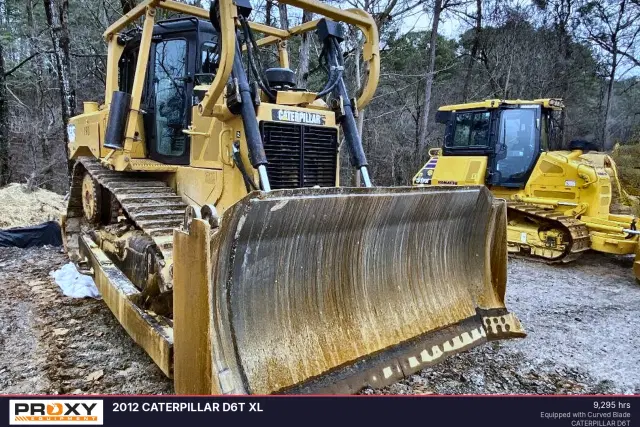 Image of Caterpillar D6T XL equipment image 2