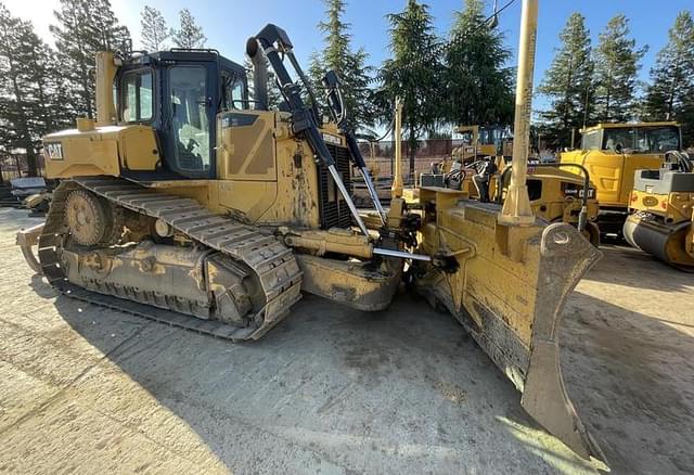 Image of Caterpillar D6T XL equipment image 2