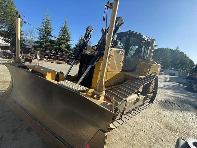 Image of Caterpillar D6T XL equipment image 4