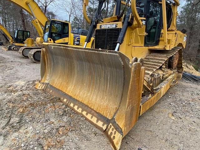 Image of Caterpillar D6T XL equipment image 3