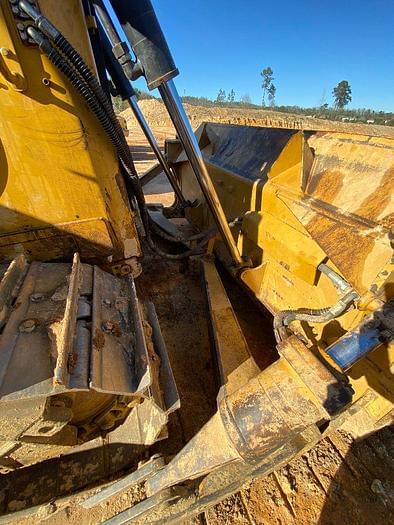 Image of Caterpillar D6T XL equipment image 3