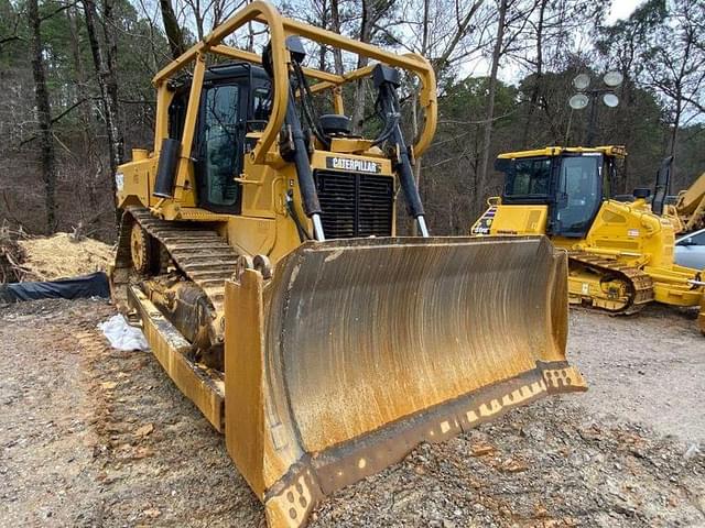 Image of Caterpillar D6T XL equipment image 2