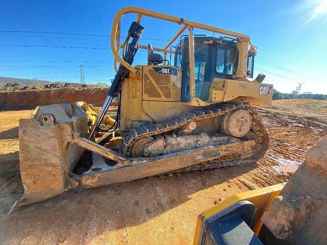 Image of Caterpillar D6T XL equipment image 4
