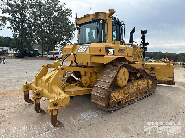 Image of Caterpillar D6T XL equipment image 4